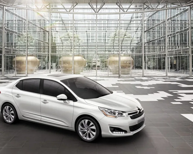 Citroen C4 L sedan — 3