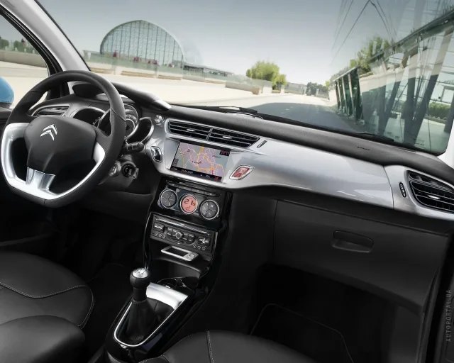 Citroen C3 1.4 MT Attraction — 18