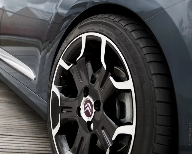 Citroen DS3 хетчбек — 9