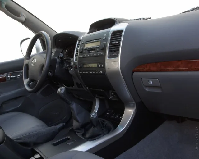 Toyota Land Cruiser Prado 120 SUV — 4