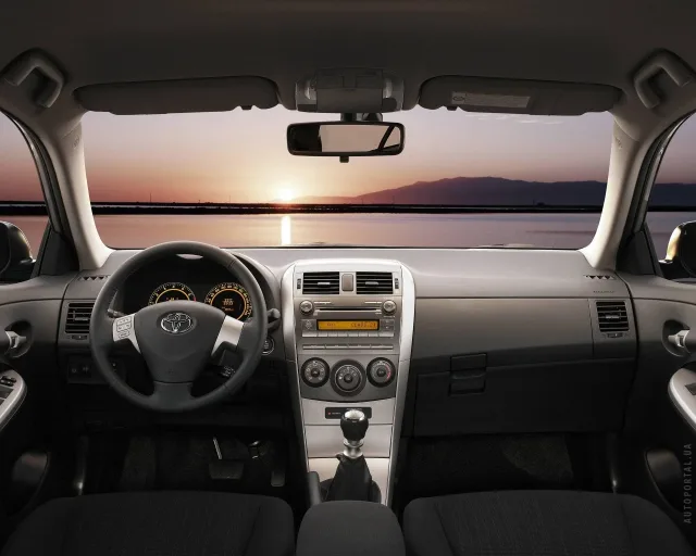 Toyota Corolla 1.6 MT Terra new — 3