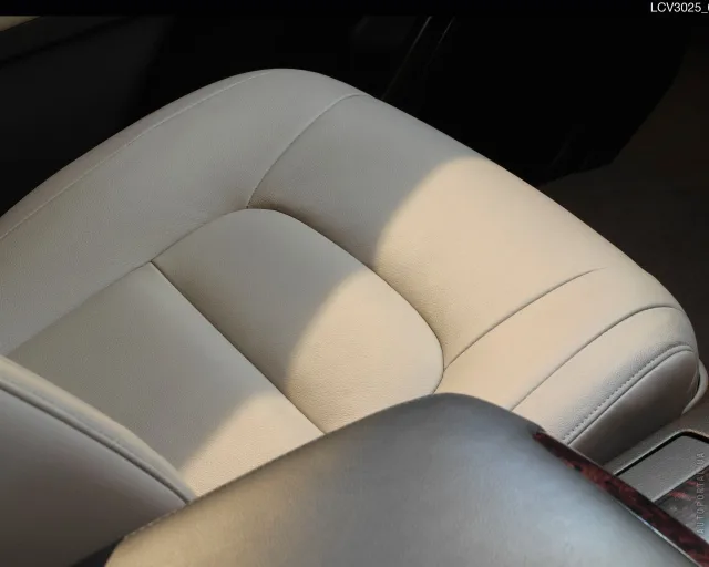 Toyota Land Cruiser 200 2011 позашляховик — 3