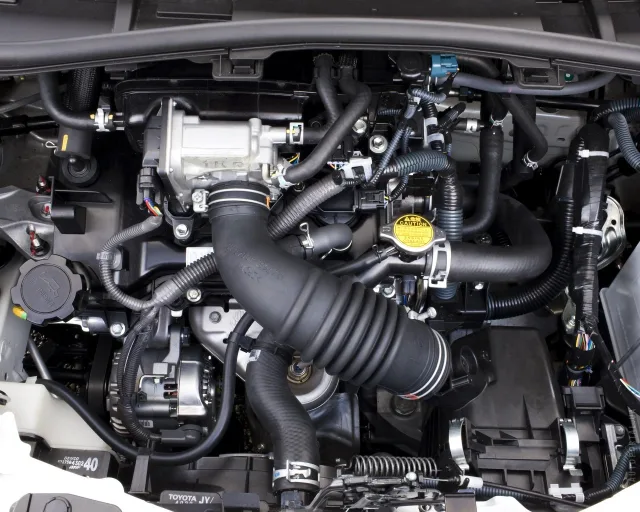 Toyota iQ хетчбек — 15