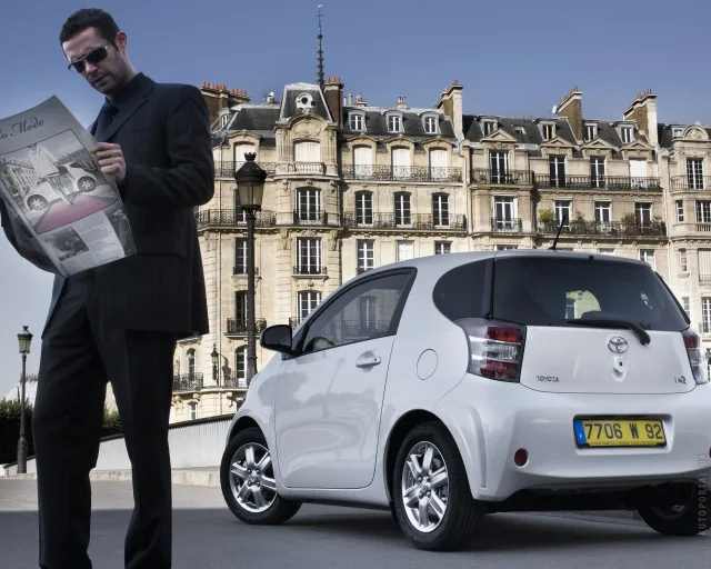 Toyota iQ хетчбек — 25