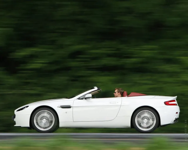 Aston Martin V8 Vantage Roadster S 4.7 AT — 10