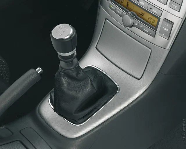 Toyota Avensis 2003 (Тойота Авенсис) cедан — 8