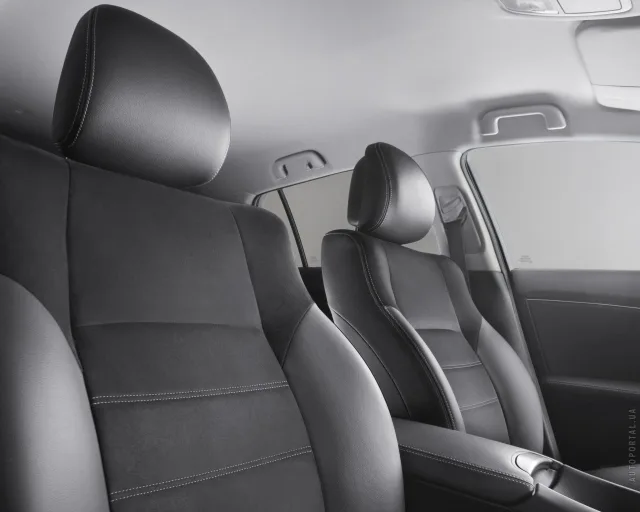 Toyota Avensis Tourer 2012 station wagon — 7