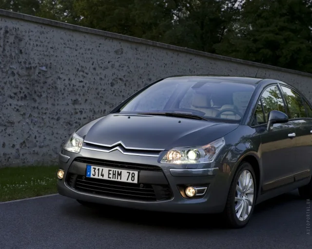 Citroen C4 (Ситроен C4) 5-ти дверный хэтчбек — 22