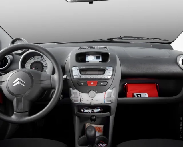 Citroen C1 2005 3-дверний хетчбек — 5