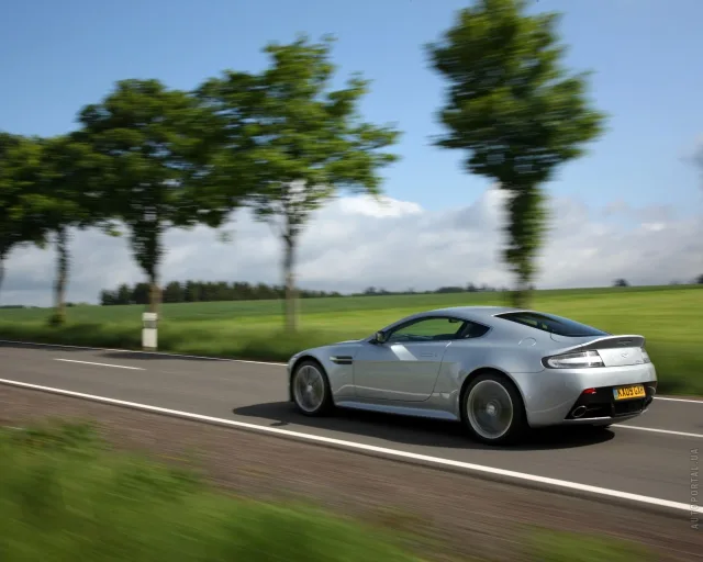 Aston Martin V12 Vantage sports car — 22