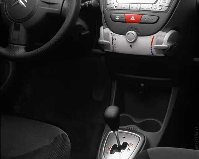 Citroen C1 2005 3-дверний хетчбек — 12