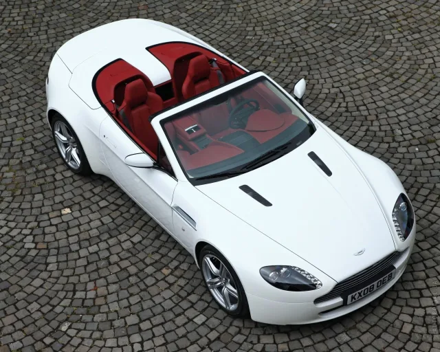 Aston Martin V8 Vantage Roadster S 4.7 AT — 9