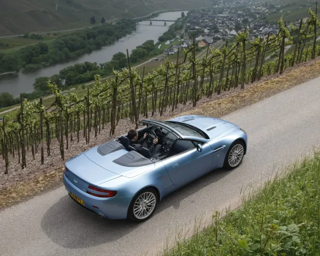 Aston Martin V8 Vantage Roadster S 4.7 AT — 17