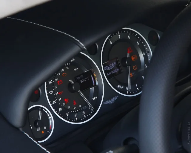 Aston Martin DBS 5.9 MT — 6