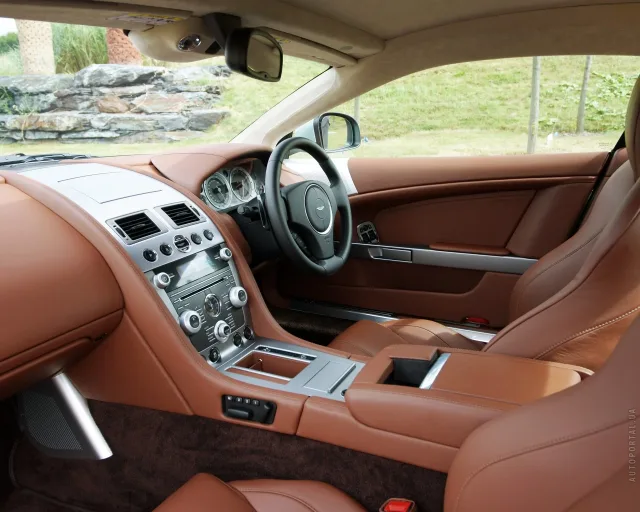 Aston Martin DB9 (Астон Мартин ДБ9) купе — 4