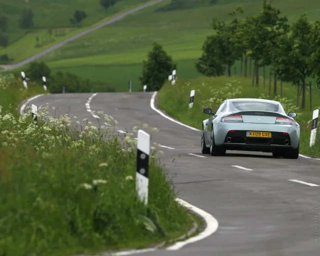 Aston Martin V12 Vantage sports car — 12