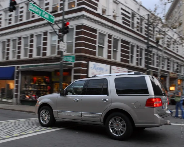 Lincoln Navigator 5.4 AT 4x4 — 13