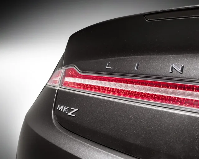 Lincoln MKZ 3.5 AT — 23