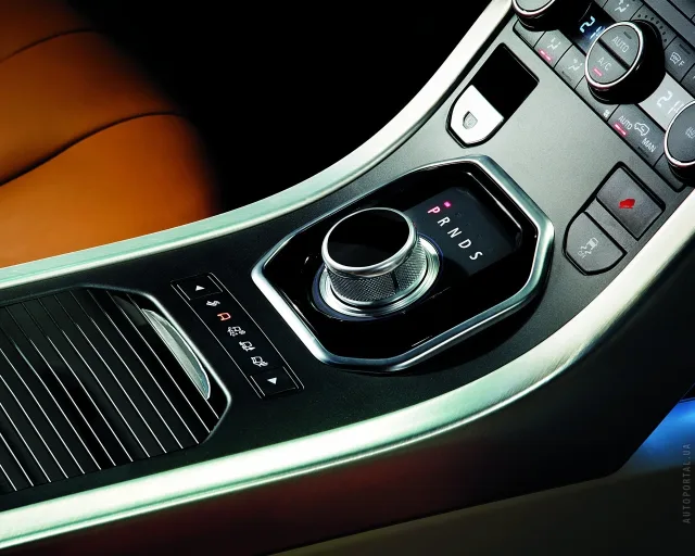 Land Rover Evoque 2011 тридверний кросовер — 10