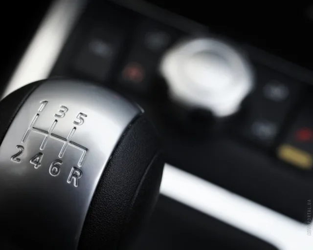 Land Rover Freelander 2 2.2D MT E — 4