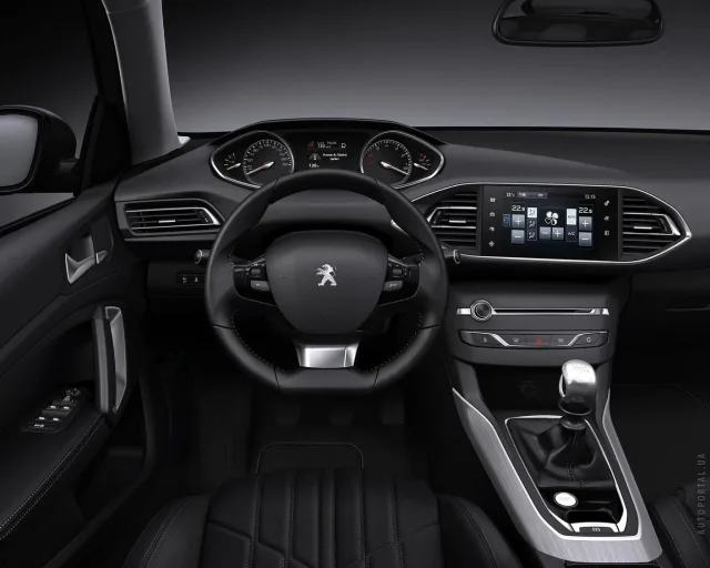 Peugeot 308 2013 5-дверний хетчбек — 5