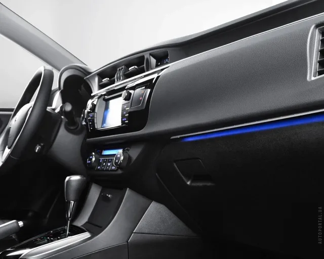 Toyota Corolla 2013 седан — 7