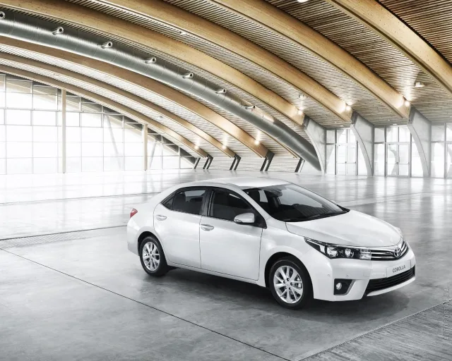 Toyota Corolla 2013 седан — 14