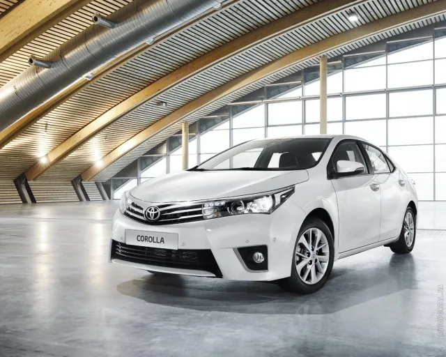 Toyota Corolla 2013 седан — 22