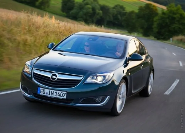 Opel Insignia 2014 седан — 13
