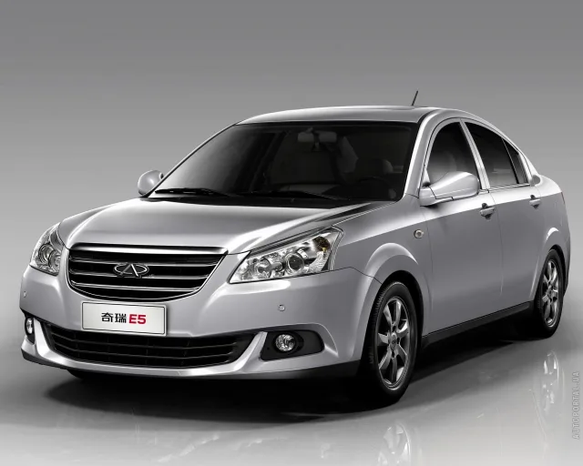 Chery E5 седан — 4