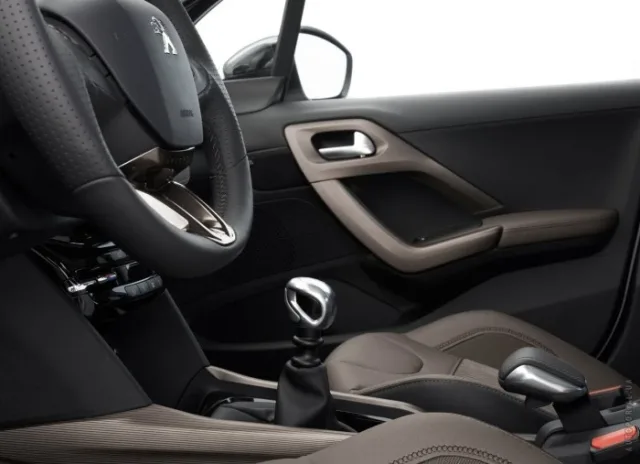 Peugeot 2008 2013 кросовер — 2