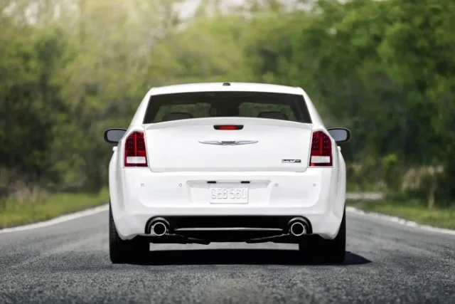 Chrysler 300C 2012 (Крайслер 300С) седан — 7