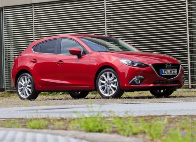 Mazda 3 2014 хетчбек — 10
