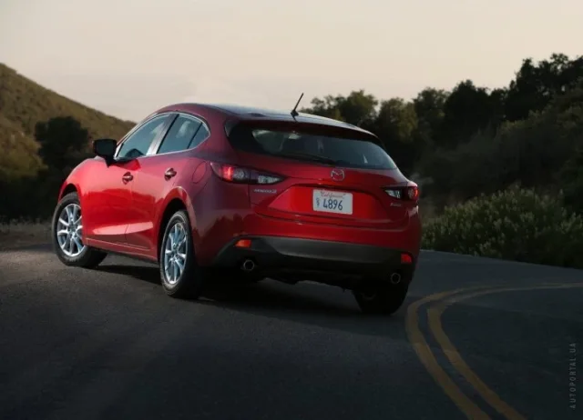 Mazda 3 2014 хетчбек — 18