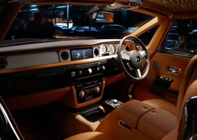 Rolls-Royce Phantom Coupe (Ролс Ройс Фантом Купе) купе — 4