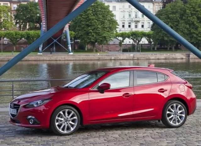 Mazda 3 2014 хетчбек — 17