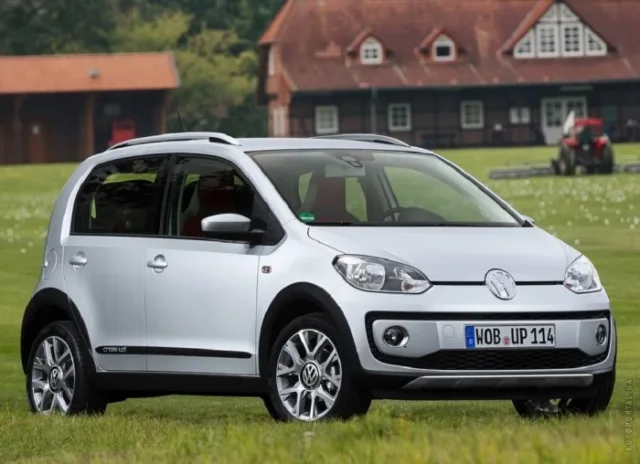 Volkswagen Cross Up crossover — 8