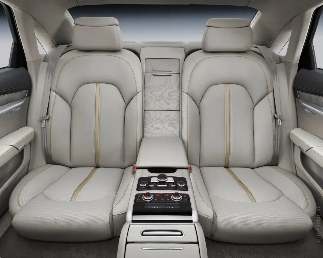 Audi A8 2014 sedan — 3