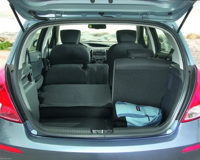 Hyundai i20 2012 5-door hatchback — 4