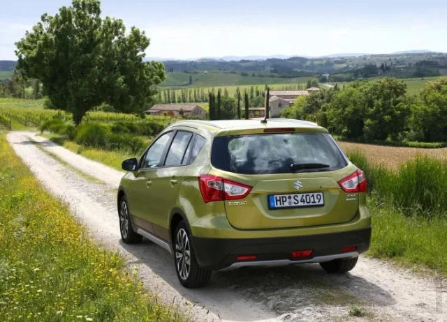 Suzuki SX4 2013 crossover — 10