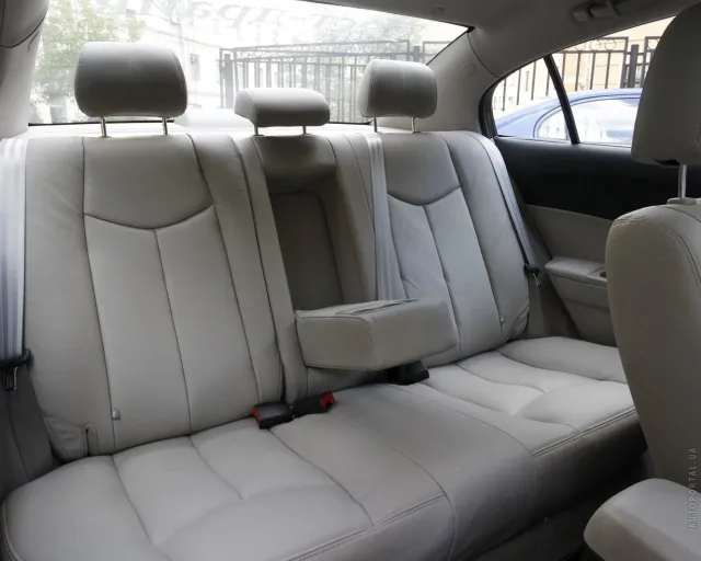 FAW Besturn B50 sedan — 4