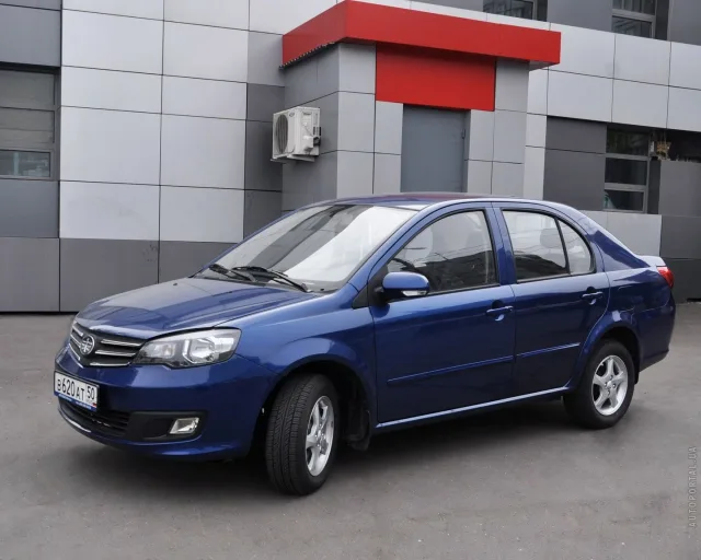 FAW V5 седан — 4
