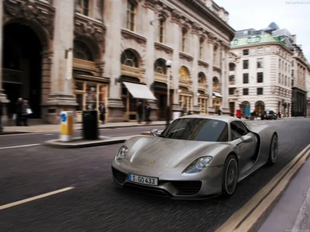 Porsche 918 Spyder 4.6 AT — 8