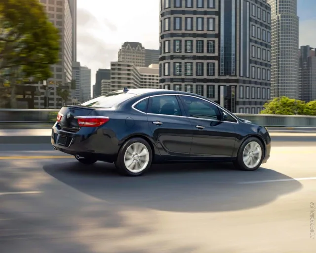 Buick Verano седан — 9