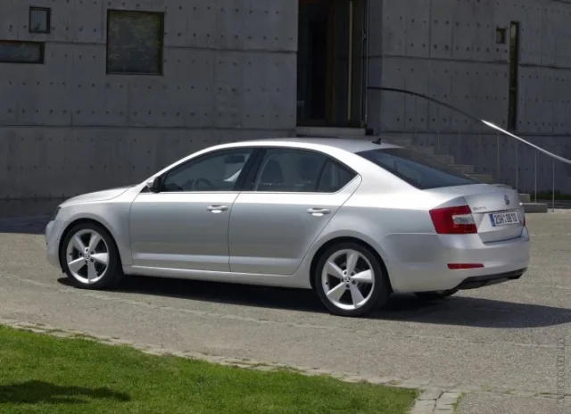 Skoda Octavia A7 2013 хетчбек — 15