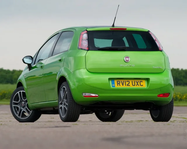 Fiat Punto 2012 5-дверний хетчбек — 9