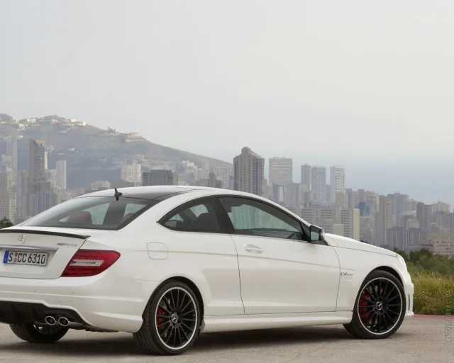 Mercedes-Benz C-Class Coupe C350 AT — 25