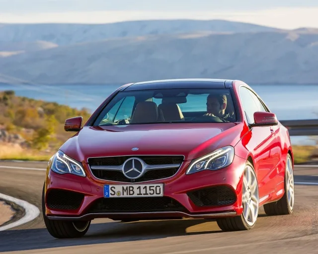 Mercedes-Benz E-Class Coupe 2013 coupe — 10
