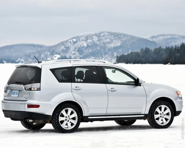 Mitsubishi Outlander XL кросовер — 18