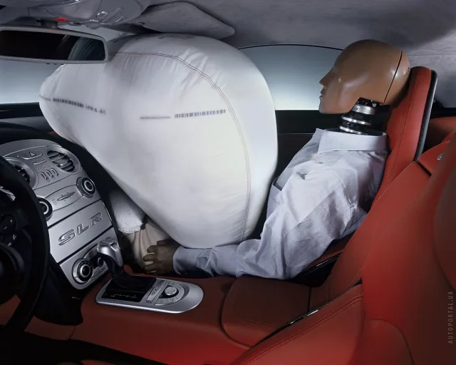 Mercedes-Benz SLR-Class coupe — 5